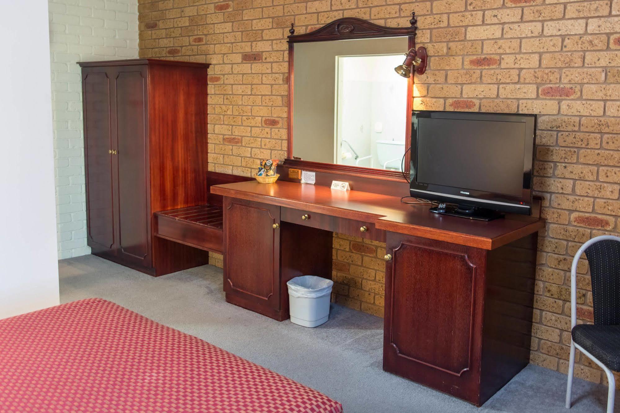 Narrandera Club Motor Inn Extérieur photo
