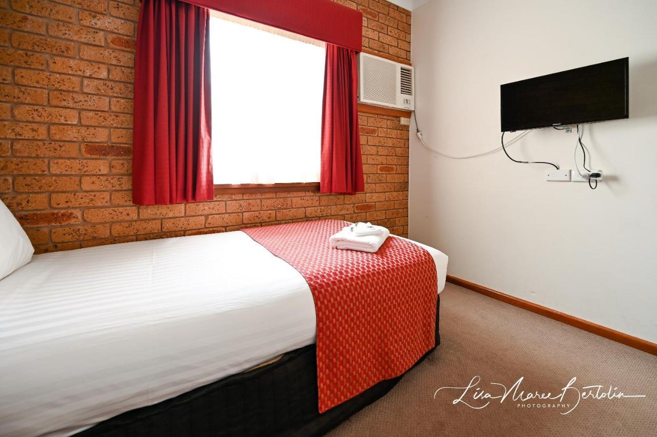 Narrandera Club Motor Inn Extérieur photo