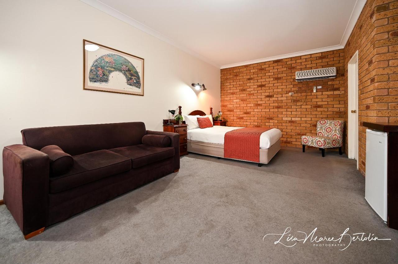 Narrandera Club Motor Inn Extérieur photo