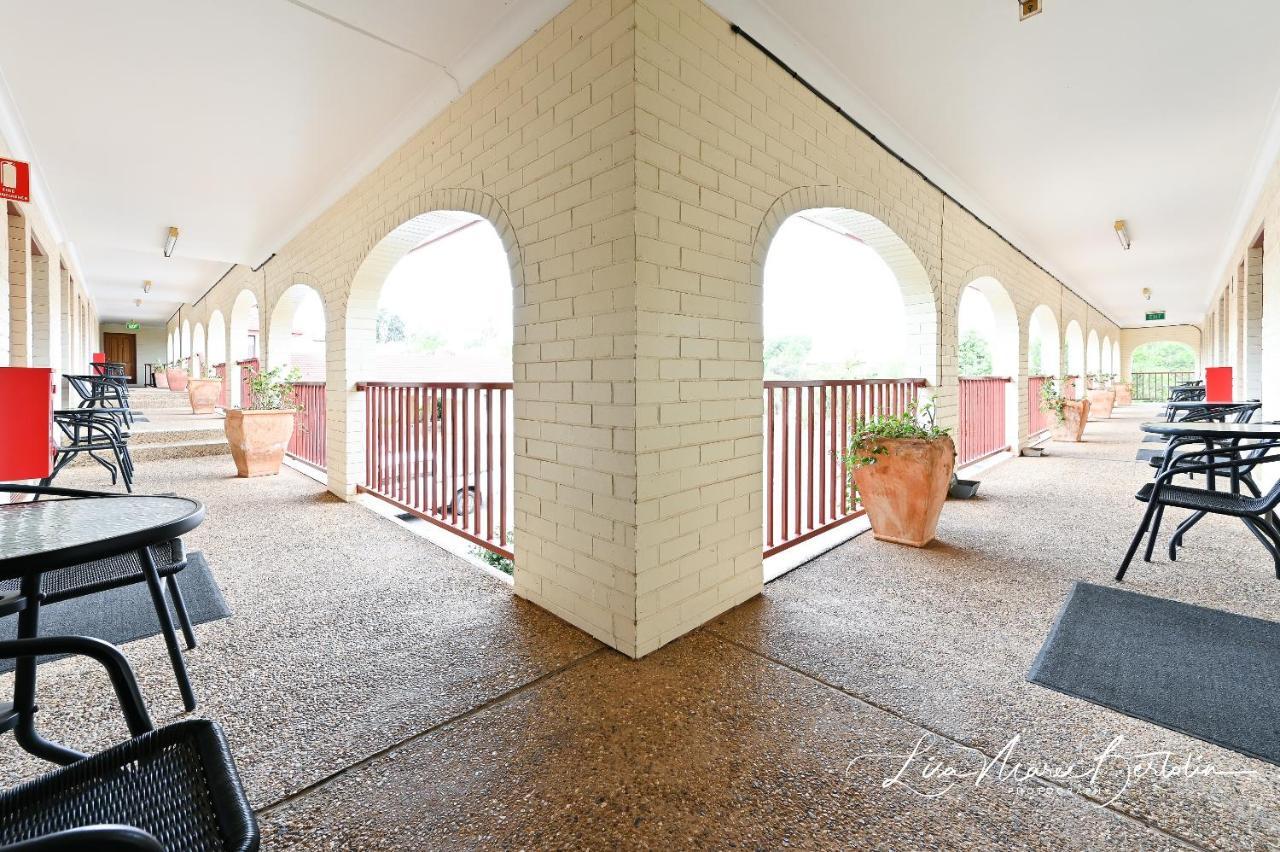 Narrandera Club Motor Inn Extérieur photo