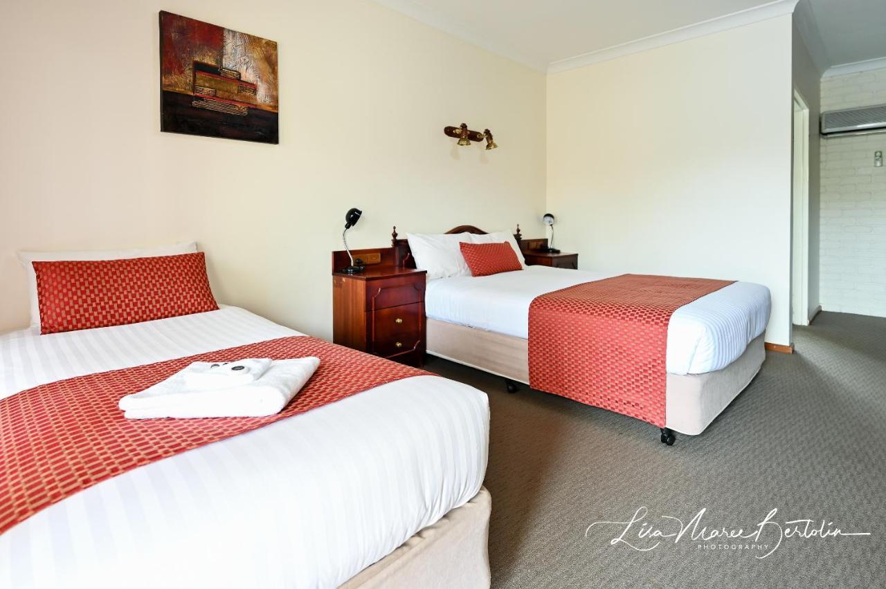 Narrandera Club Motor Inn Extérieur photo